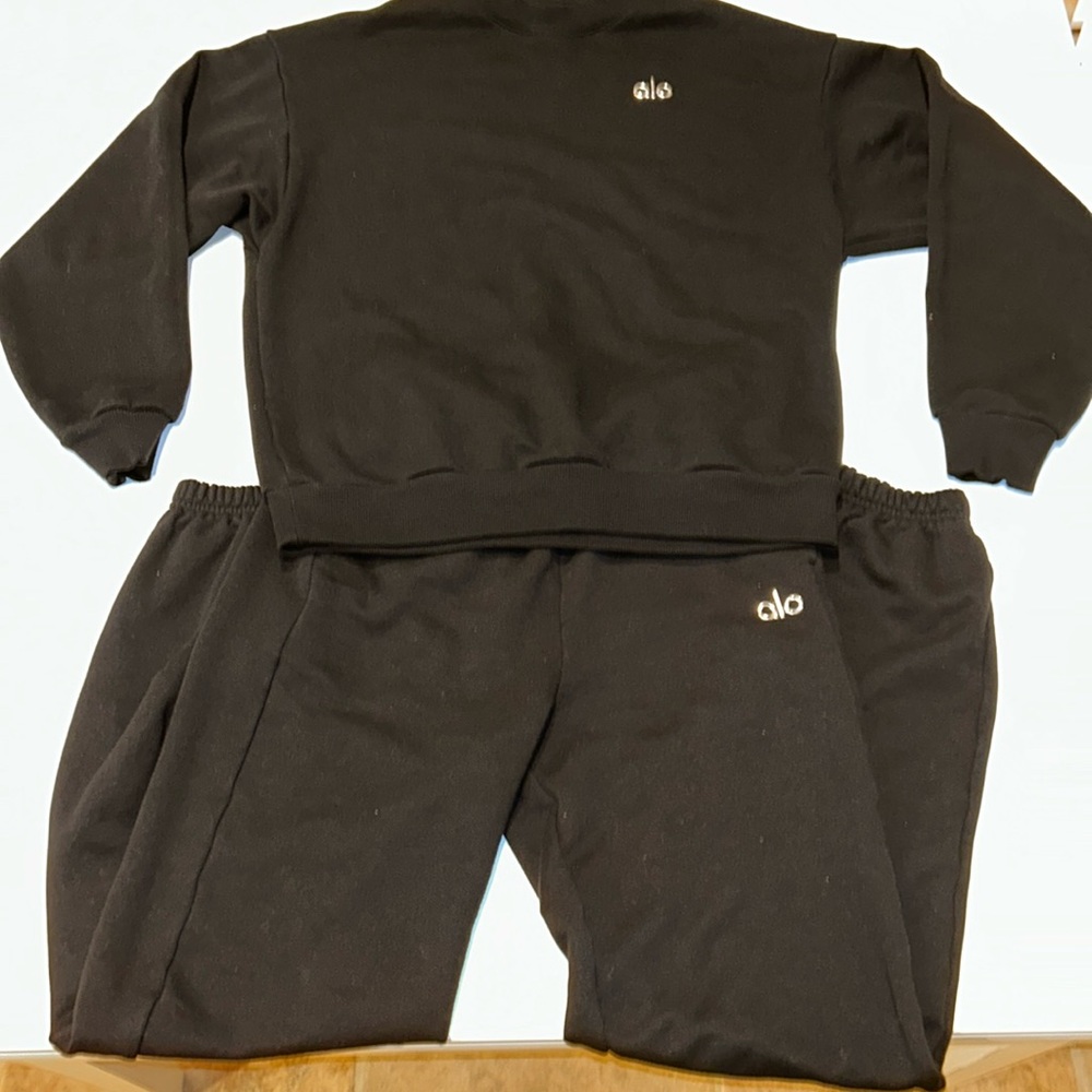 ALO Sweatshirt Accolade Crew Neck and Accolade Straight Leg Sweatpant Black XXS